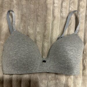 Victoria’s Secret Women's lightly lined Heather Grey Bra 34DD